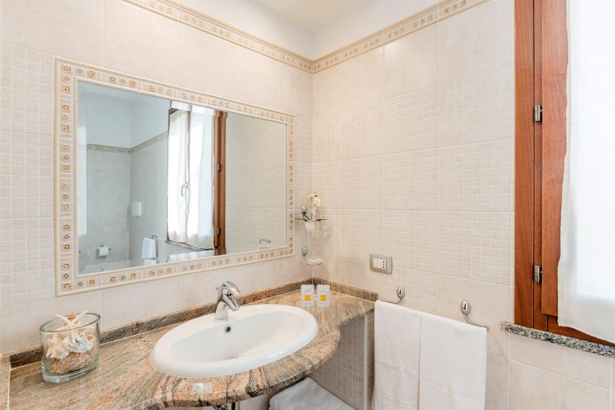 Sunway Luxury Apartments 2 Альгеро Екстер'єр фото